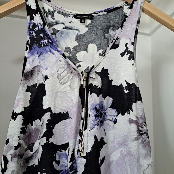 Dynamite | Black ,purple & white flower tank top with front zipper details - Picture 4 of 10